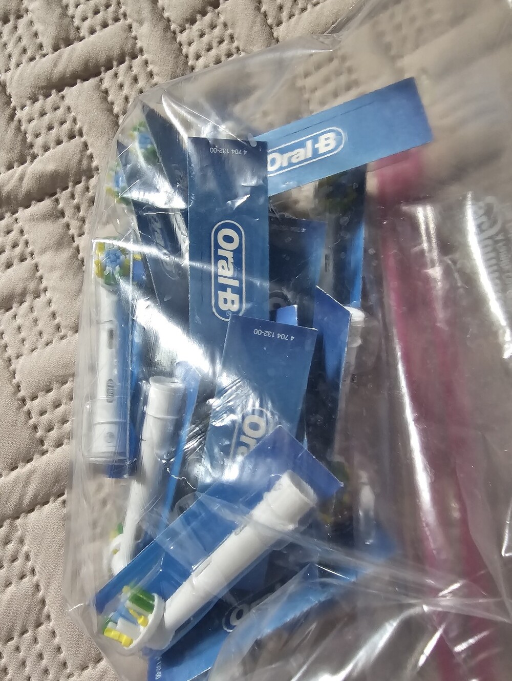 Oral B Unopened 25 Count Replacement Electric Toothbrush Heads - White/Blue